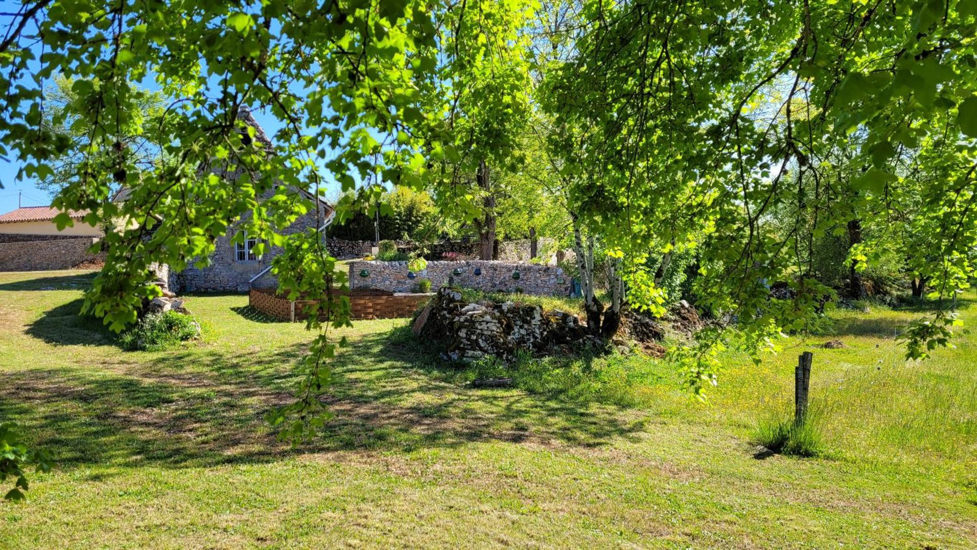 Les Enclos Secrets Livernon Exterior photo