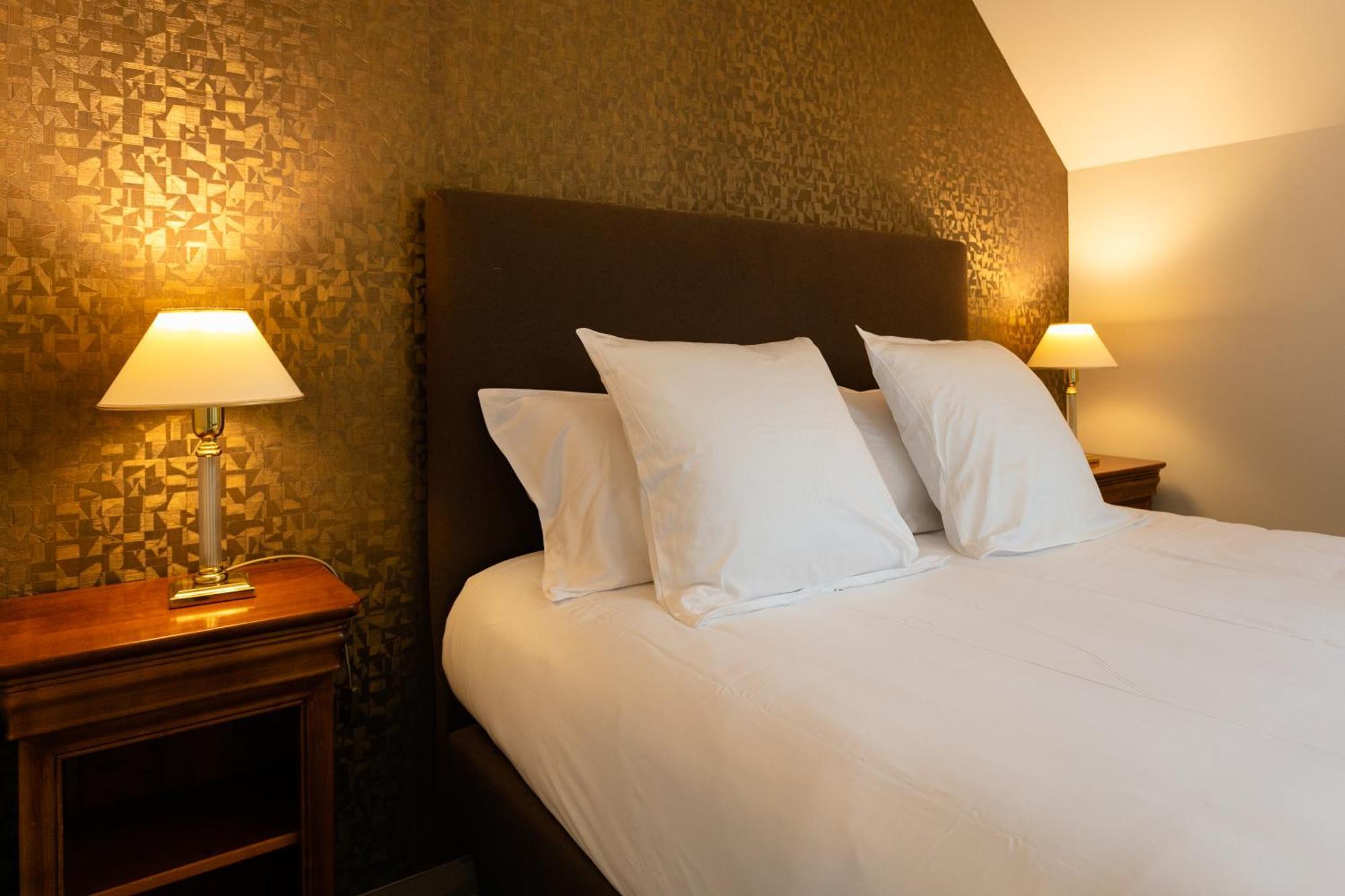 Les Enclos Secrets Livernon Room photo
